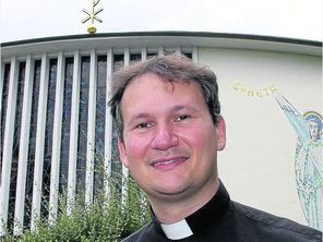 Ott vor "seiner" Kirche in Homberg